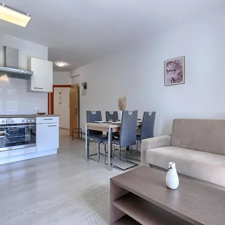Milankovic-2 By Interhome Apartman Vrsar
