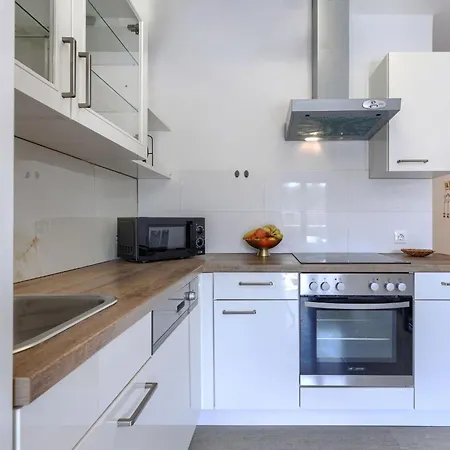 Apartman Milankovic-2 By Interhome